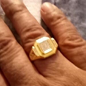 Elegant Gold Ring